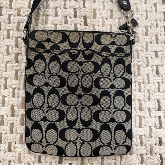 Vintage Coach Crossbody Bag - Picture 5 of 12